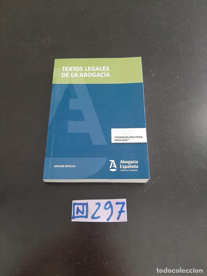 Libros de segunda mano: Textos legales de la abogac&iacute;a - Foto 1