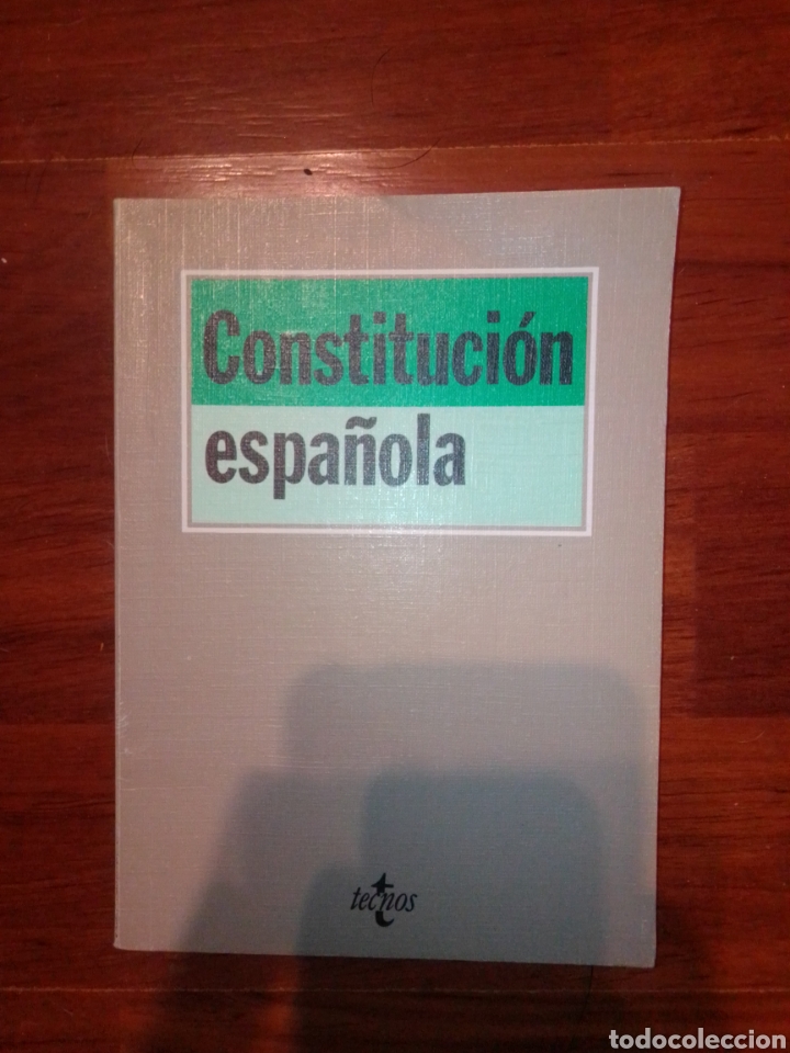 Libros de segunda mano: Constituci&oacute;n espa&ntilde;ola - Foto 1