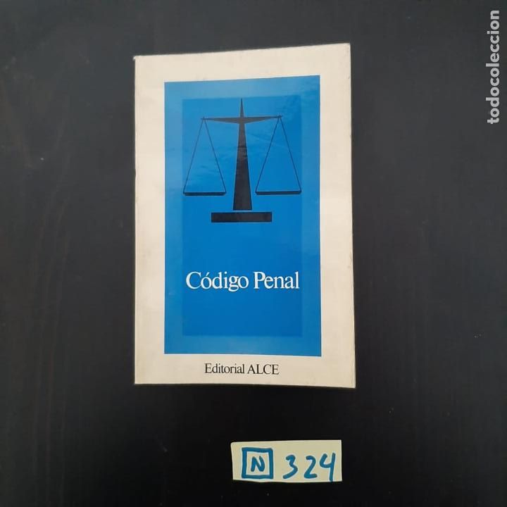Libros de segunda mano: C&oacute;digo penal - Foto 1