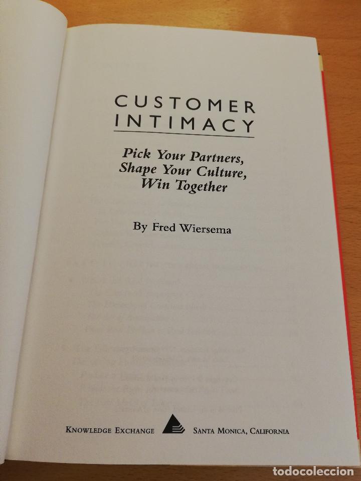 Libros de segunda mano: CUSTOMER INTIMACY (FRED WIERSEMA) - Foto 2