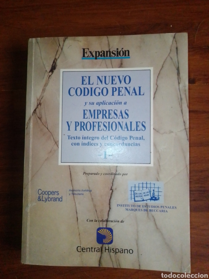 Libros de segunda mano: C&oacute;digo penal - Foto 1