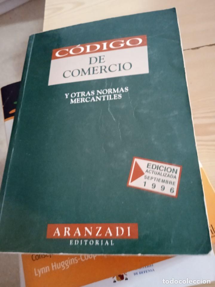 Libros de segunda mano: M-65 LIBRO CODIGO DE COMERCIO Y OTRAS NORMAS MERCANTILES - Foto 1