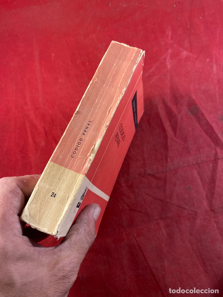 Libros de segunda mano: C&oacute;digo penal - Foto 2