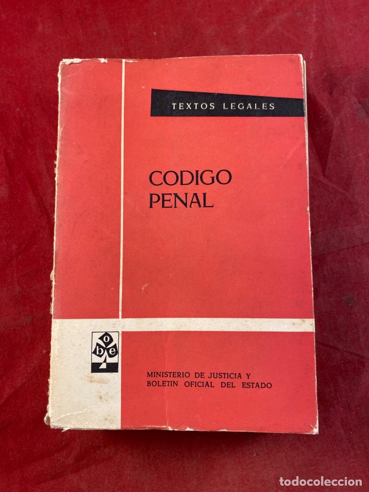 Libros de segunda mano: C&oacute;digo penal - Foto 1