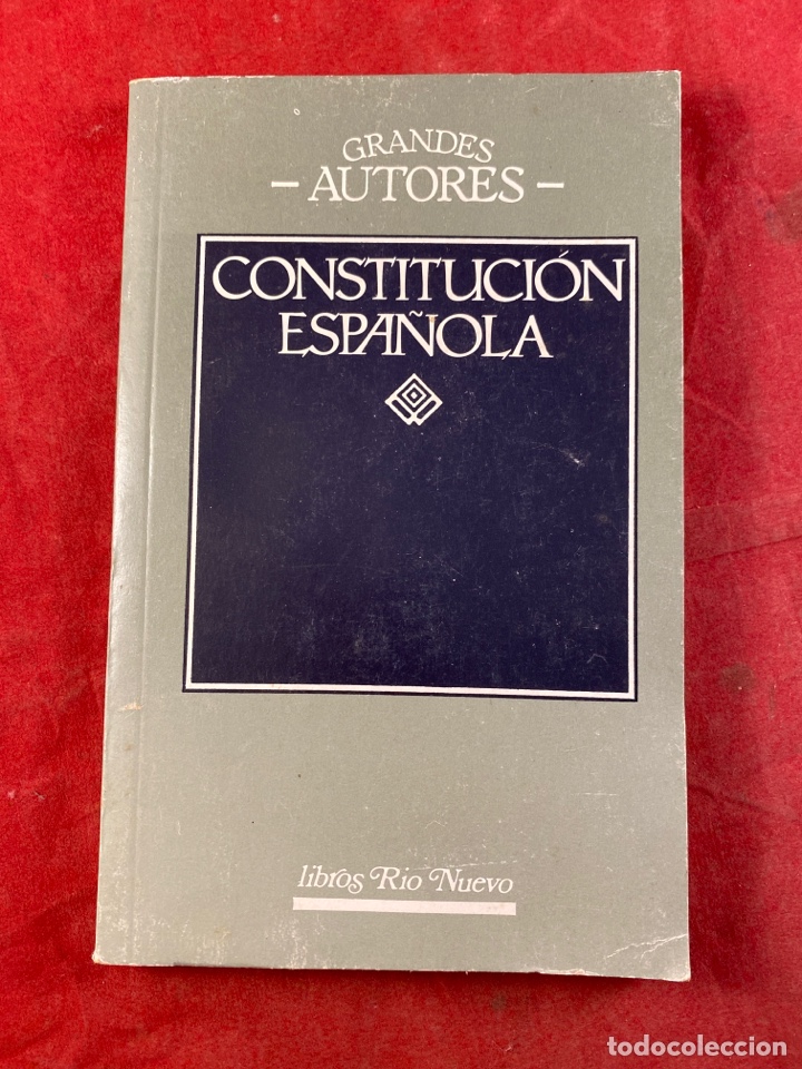 Libros de segunda mano: Constituci&oacute;n espa&ntilde;ola - Foto 1