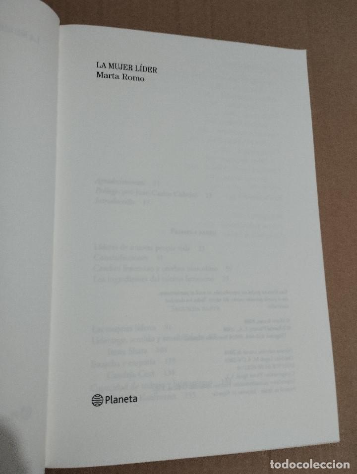 Libros de segunda mano: LA MUJER L&Iacute;DER (MARTA ROMO) - Foto 2