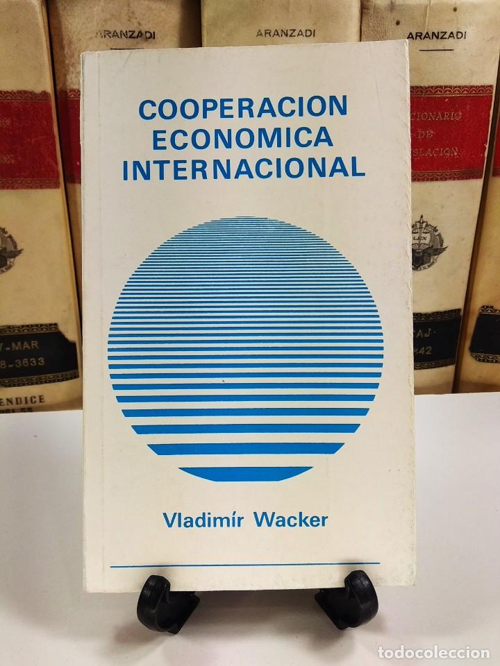 Gebrauchte B&uuml;cher: COOPERACI&Oacute;N ECONOMICA INTERNACIONAL. WACKER, Vladim&iacute;r. Agencia de Prensa Orbis. A&ntilde;o 1983