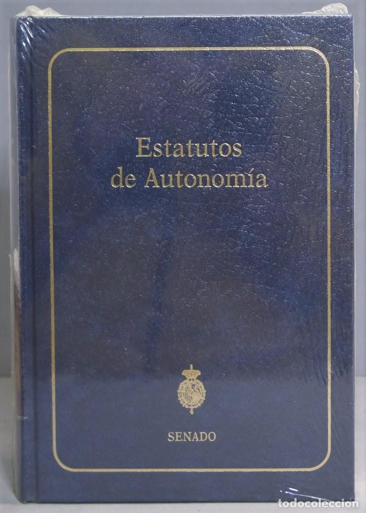 Libros de segunda mano: Estatutos de Autonom&iacute;a. PRECINTADO - Foto 1