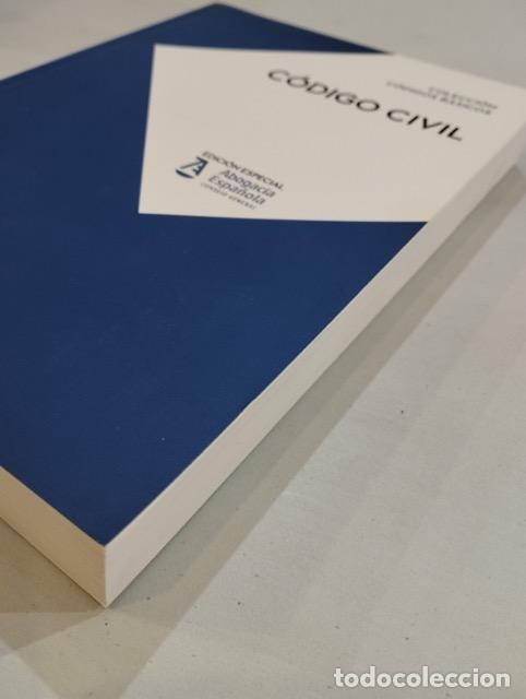 Libros de segunda mano: C&oacute;digo civil - Foto 2