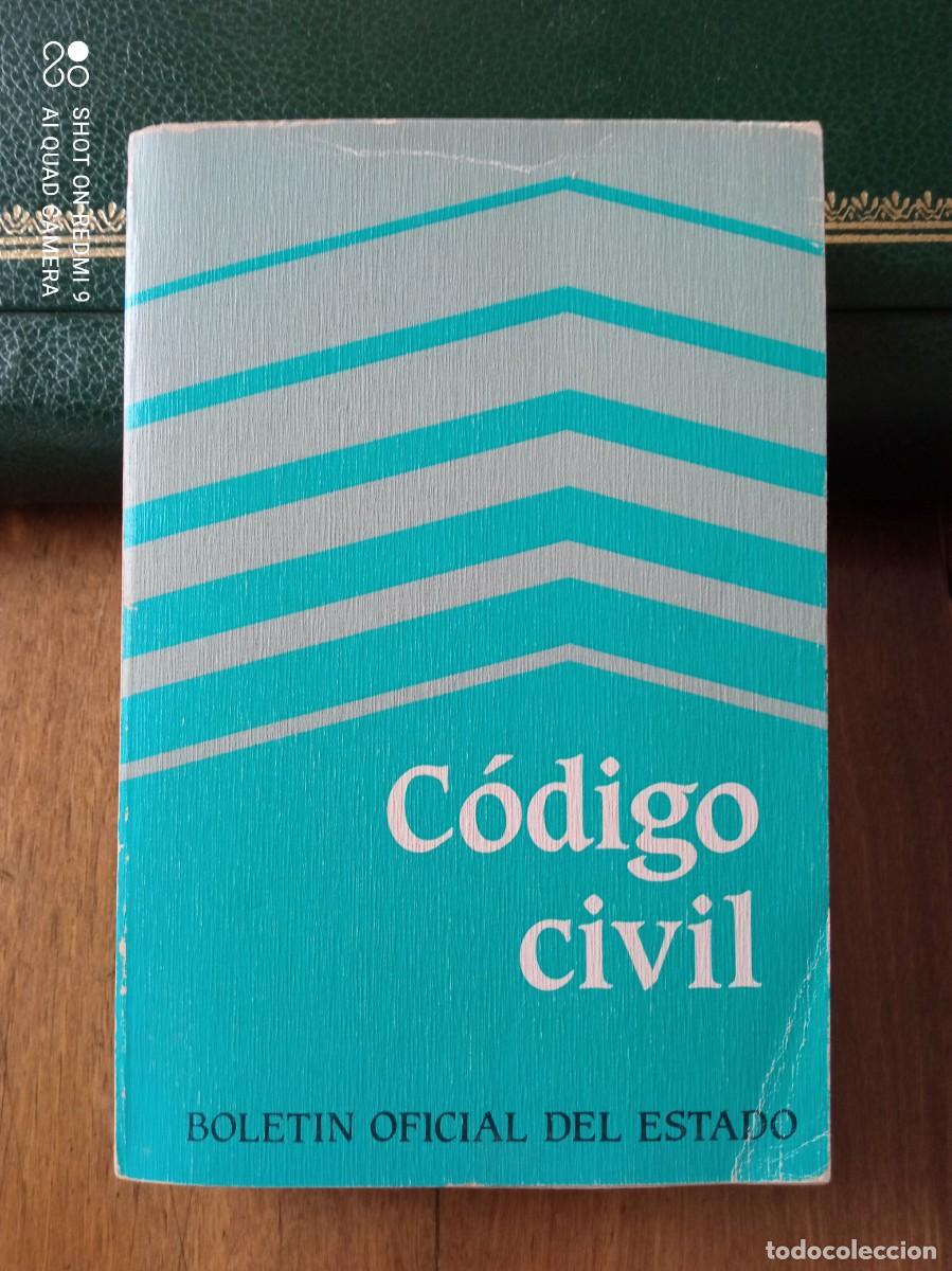 Libros de segunda mano: C&Oacute;DIGO CIVIL 1982 - Foto 1