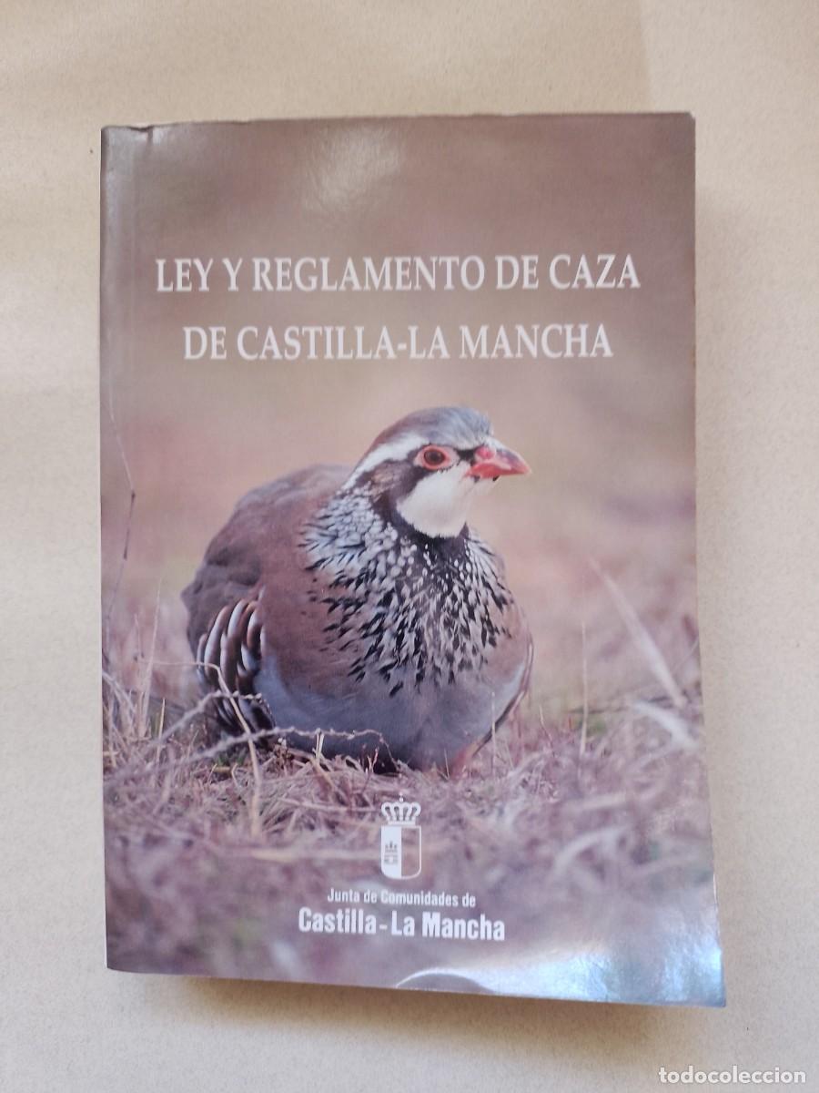 Libros de segunda mano: LEY Y REGLAMENTO DE CAZA - Foto 1
