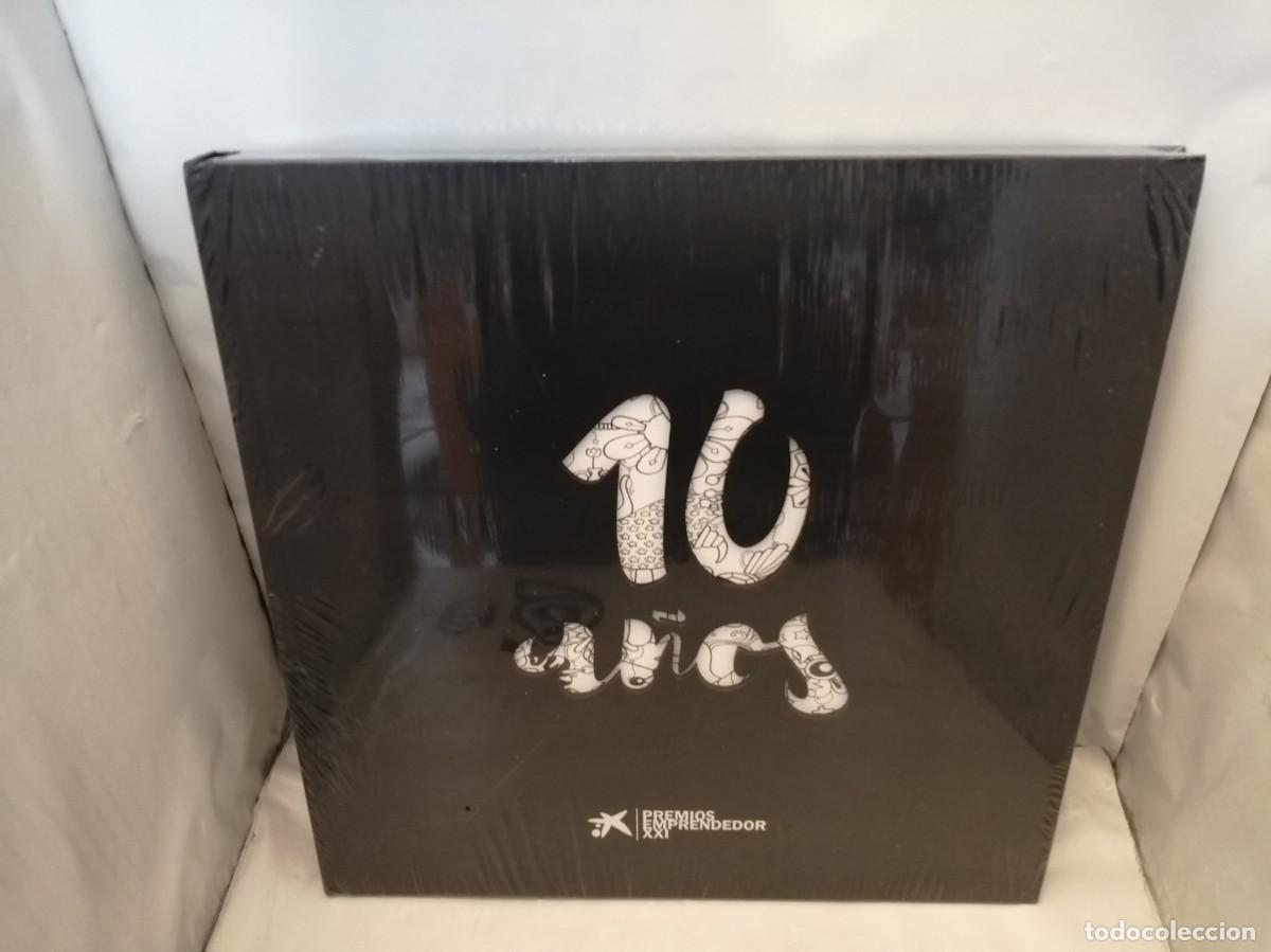 Libri di seconda mano: PREMIS EMPRENEDOR XXI (EmprendeXXI): 10 Anys (sin recorrido comercial, COMO NUEVO)