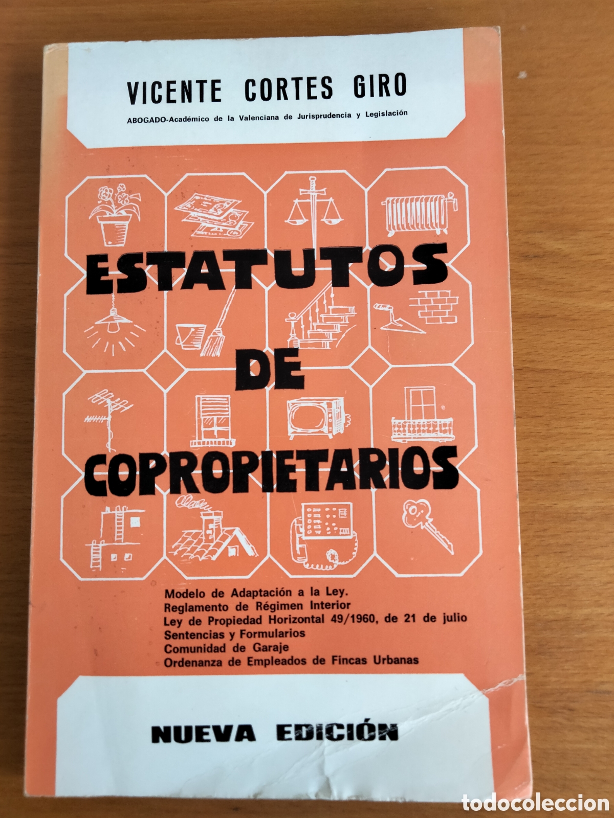 Gebrauchte B&uuml;cher: Estatutos de copropietarios. vicente Cort&eacute;s Gir&oacute;, Val&egrave;ncia