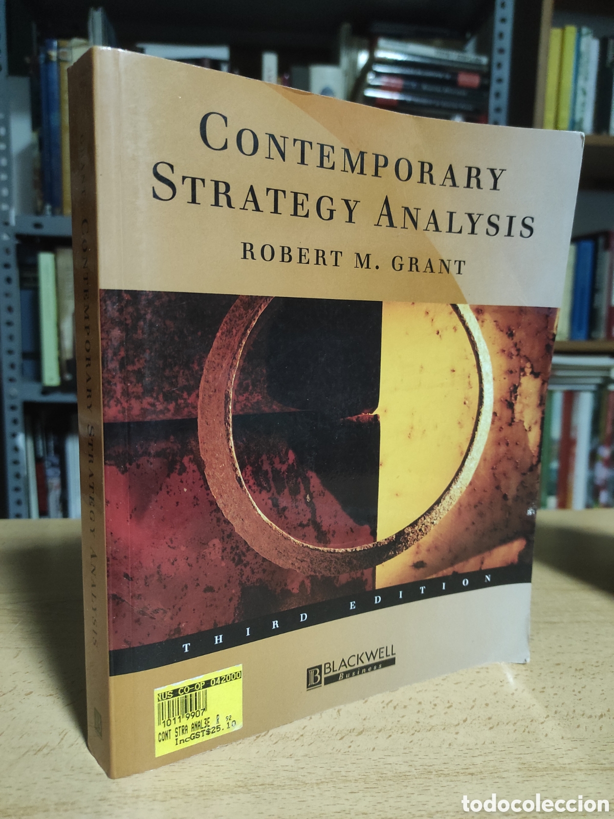 Libros de segunda mano: Contemporary Strategy Analysis. Robert M. Grant. Third edition - Foto 1