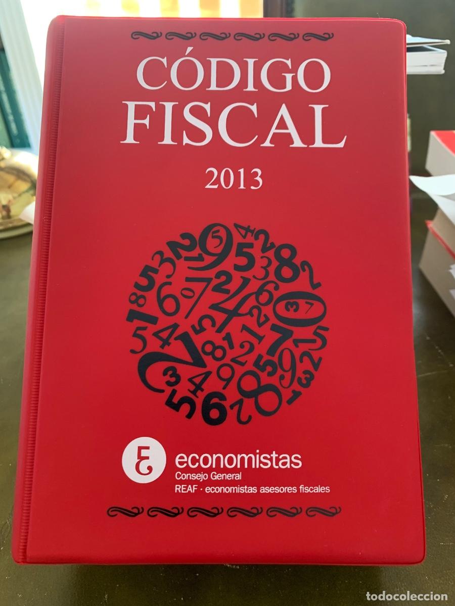 Libros de segunda mano: C&oacute;digo fiscal A&ntilde;o 2013 - Foto 1