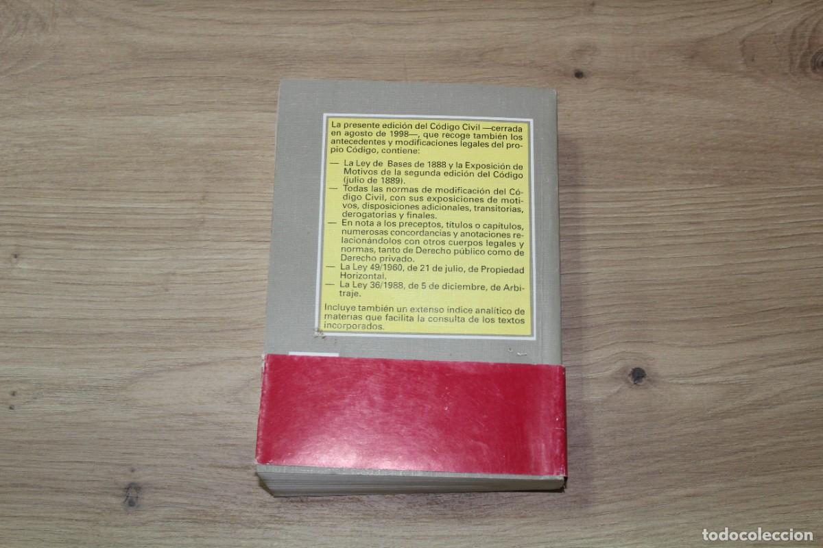 Libros de segunda mano: C&oacute;digo civil Editorial Tecnos 1998 - Foto 2