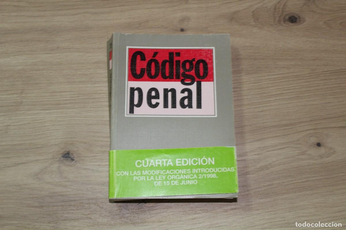Libros de segunda mano: C&oacute;digo penal Editorial Tecnos 1998 - Foto 1