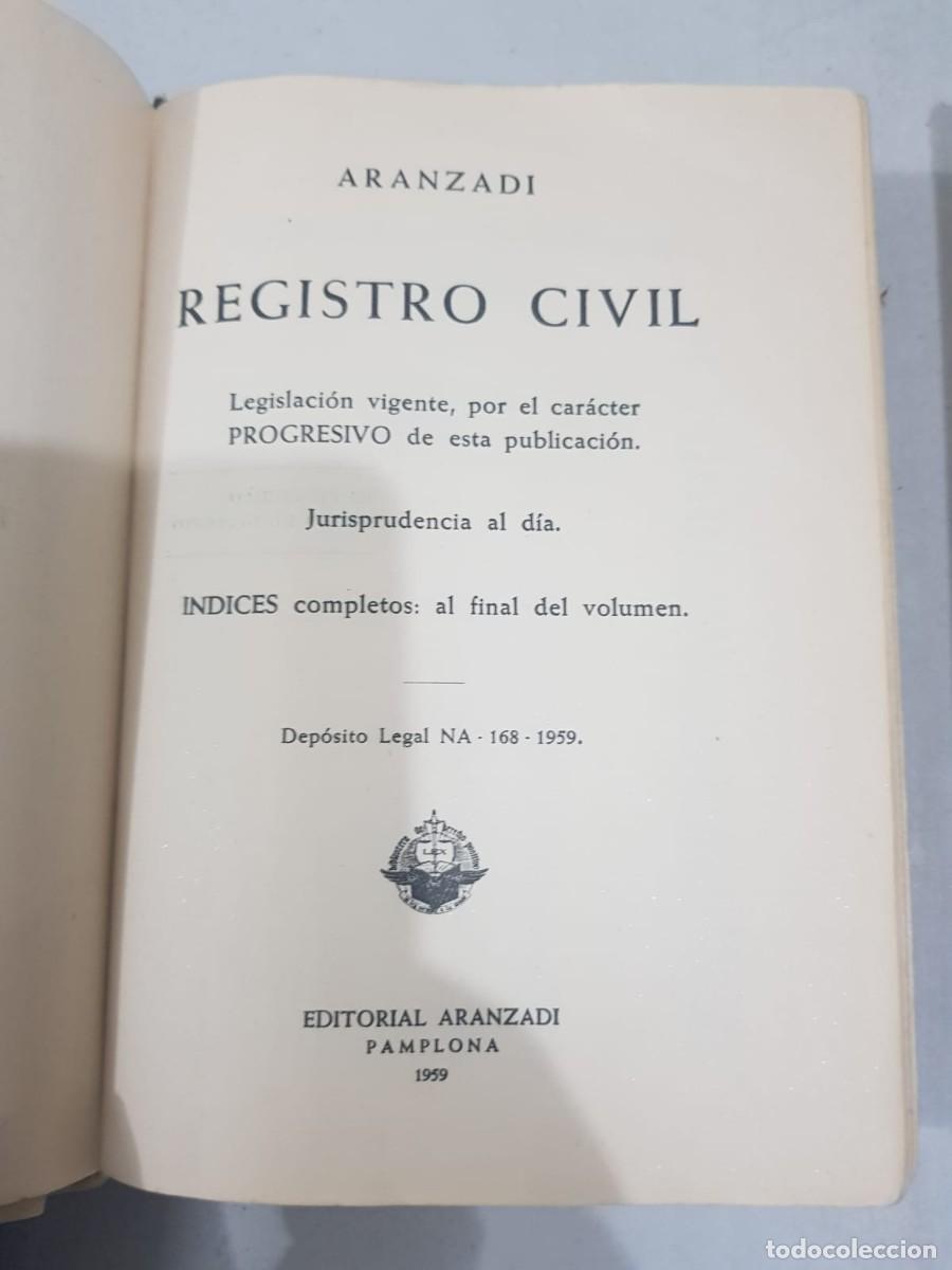 Libros de segunda mano: Aranzadi: Diversos libros de derecho - Foto 4