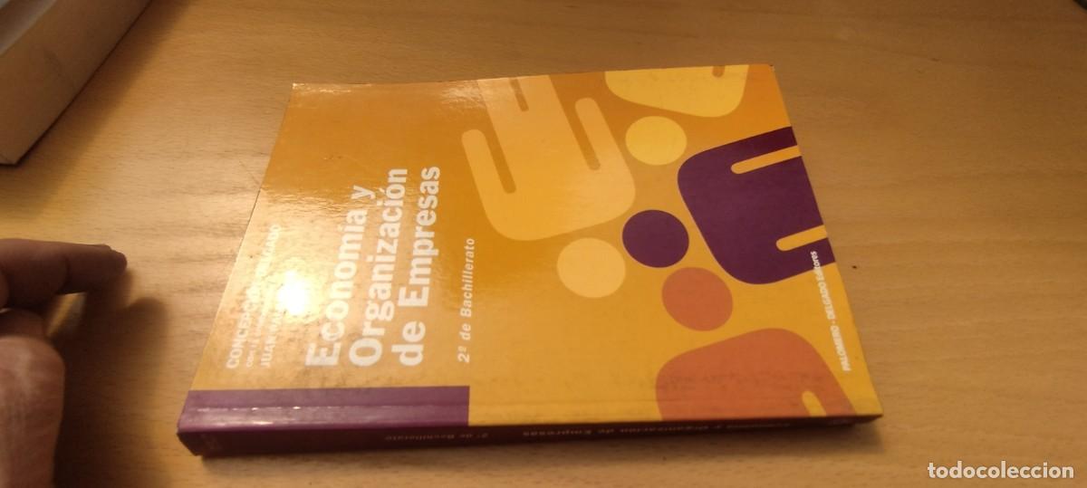 Libros de segunda mano: ECONOMIA Y ORGANIZACI&Oacute;N DE EMPRESAS 2&ordm; BACHILLERATO / CONCEPCION DELGADO / KARA 02 /