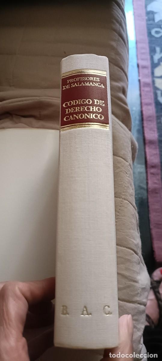 Libros de segunda mano: C&oacute;digo derecho can&oacute;nico - Foto 2