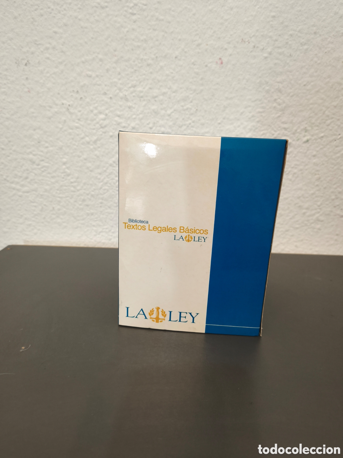 Libros de segunda mano: La ley textos legales b&aacute;sicos