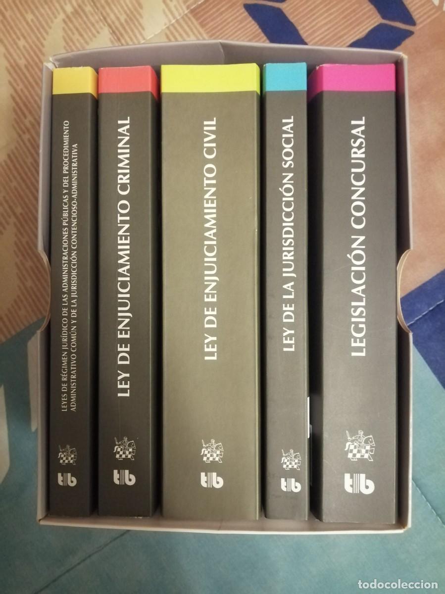 Libros de segunda mano: Ac. Lote de 5 libros de Derecho