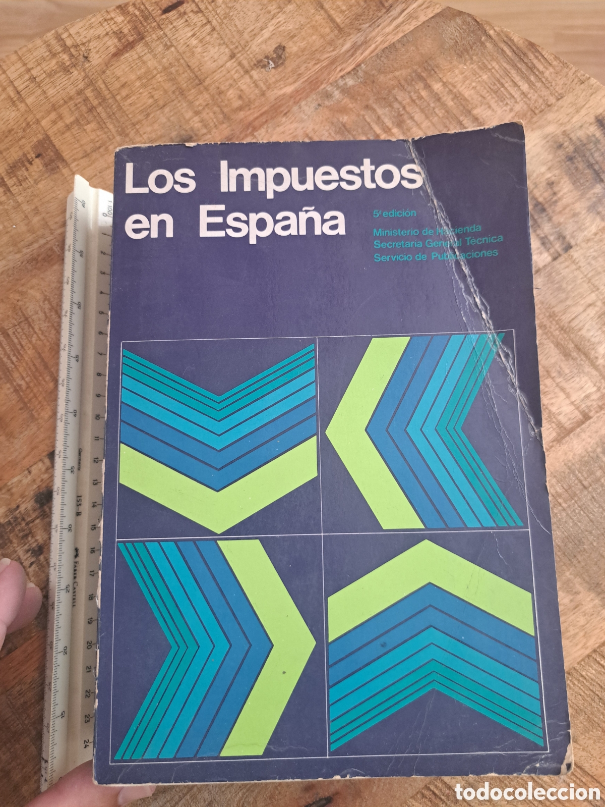 Libros de segunda mano: Jml Los impuestos en Espa&ntilde;a, 5a edicion 1972, Ministerio de Hacienda, 899 paginas. FNMT.