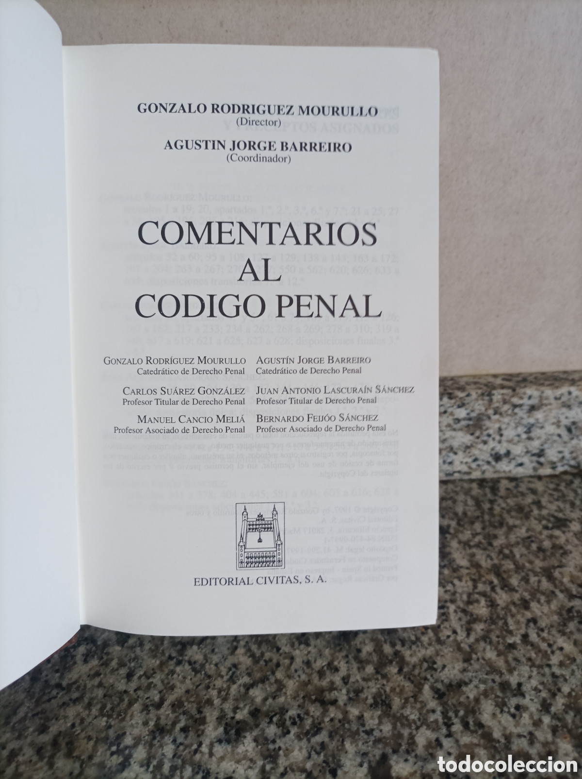 Libros de segunda mano: COMENTARIOS AL C&Oacute;DIGO PENAL &mdash; 1.&ordf; EDICI&Oacute;N &mdash; CIVITAS - Foto 3