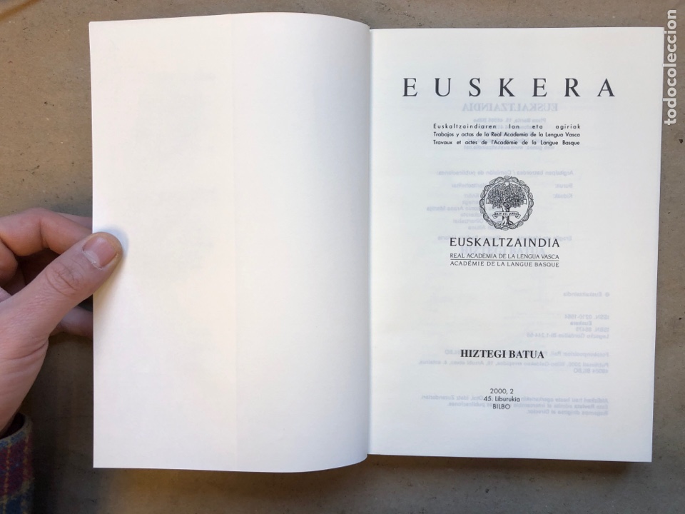 Diccionarios de segunda mano: EUSKERA HIZTEGI BATUA. EUSKALTZAINDIA 2000. - Foto 2