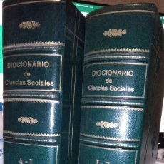 Diccionarios de segunda mano: DICCIONARIO DE CIENCIAS SOCIALES 2 TOMOS. PUBLICADO EN 1976. Lote 245970300