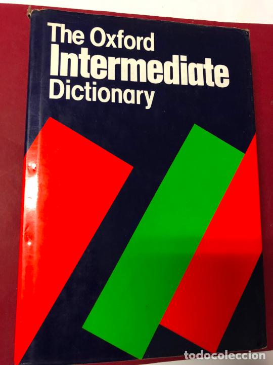 Diccionarios de segunda mano: THE OXFORD INTERMEDIATE DICTIONARY, TAPAS DURAS CON SOBRECUBIERTA - Foto 1