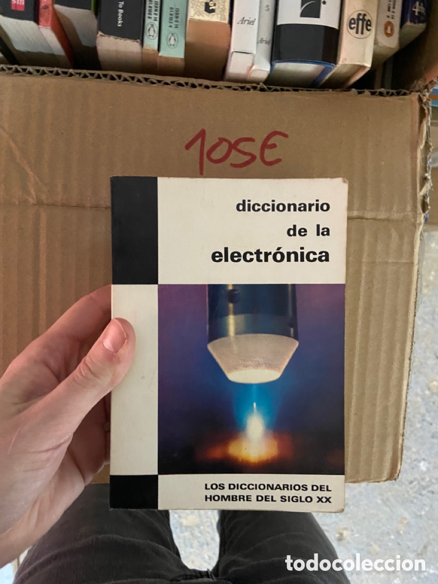 Diccionarios de segunda mano: 105E diccionario de la electr&oacute;nica - Foto 1