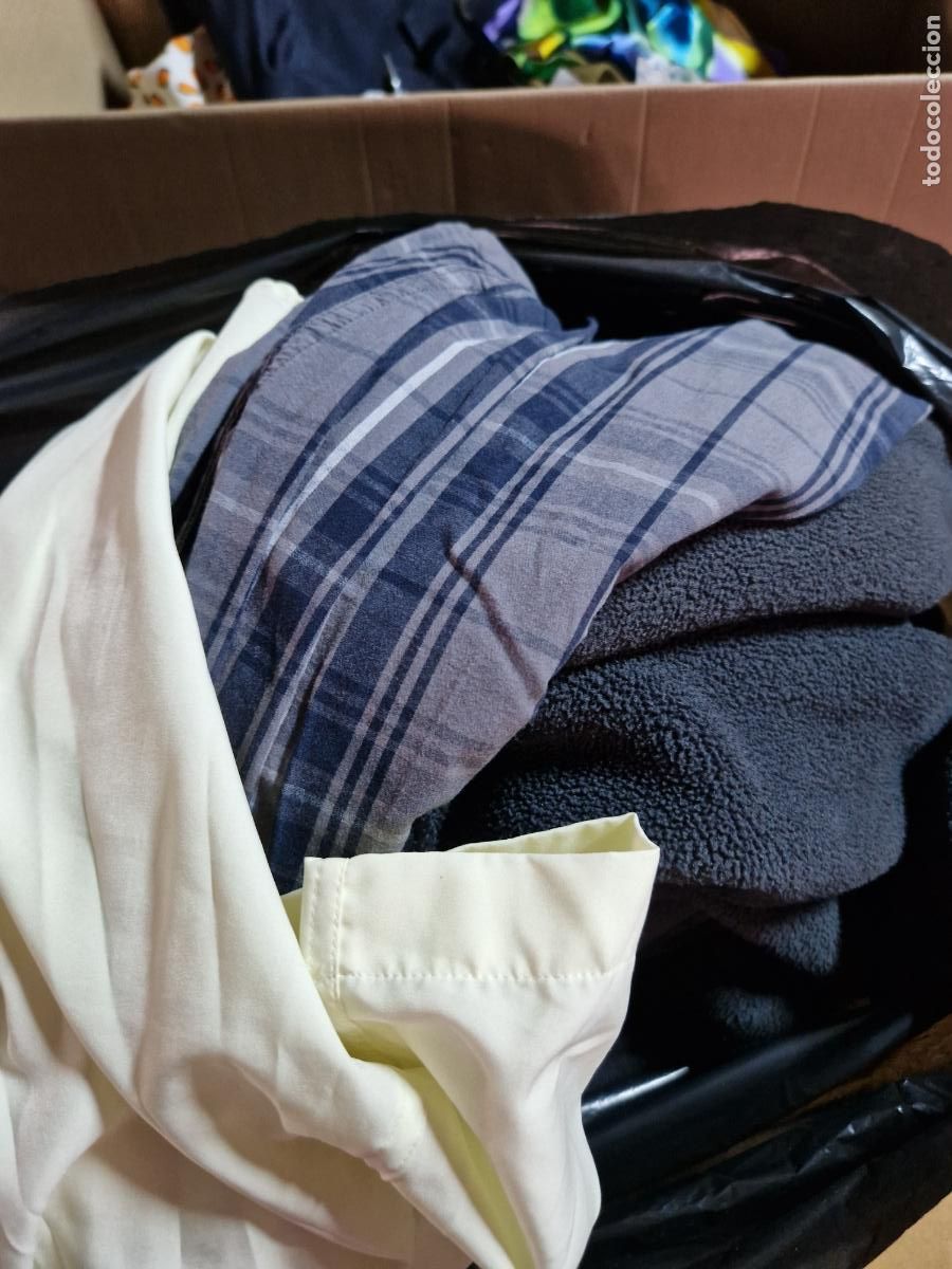 Diccionarios de segunda mano: LOTE SOPRESA. ROPA PARA HOMBRE, SABANAS, MANTAS,CALCETINES, CAMISAS, CAMISETAS. TODA UNA LOTERIA.