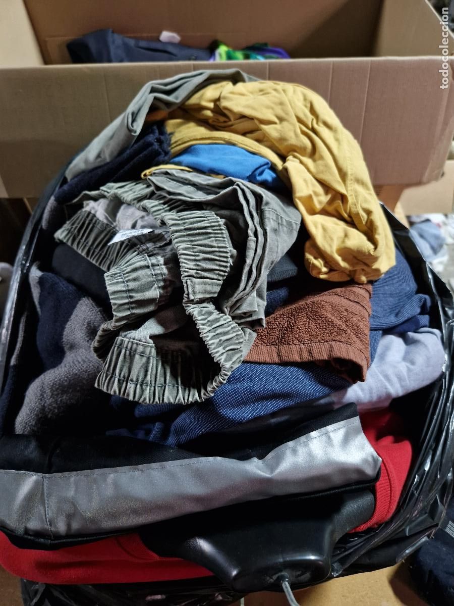 Diccionarios de segunda mano: LOTE SOPRESA. ROPA PARA HOMBRE, SABANAS, MANTAS,CALCETINES, CAMISAS, CAMISETAS. TODA UNA LOTERIA.