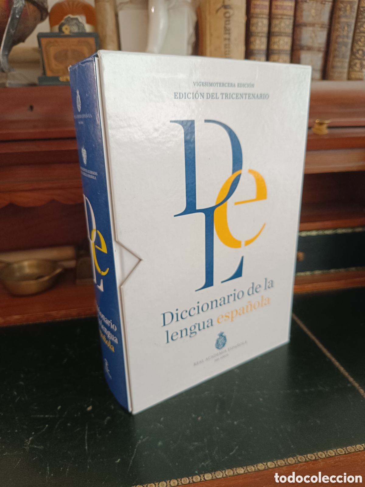 Diccionarios de segunda mano: DICCIONARIO DE LA LENGUA ESPA&Ntilde;OLA RAE (23&ordf; edici&oacute;n) Edici&oacute;n del Tricentenario. 300 a&ntilde;os. Con estuche