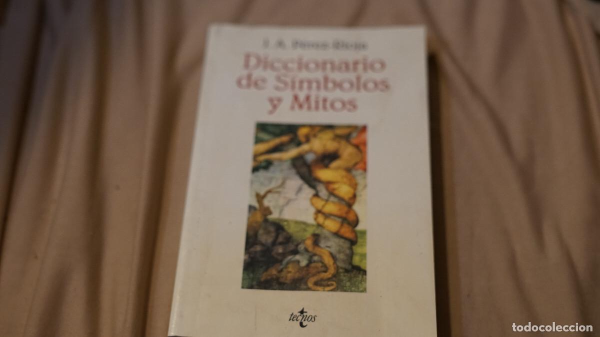 Diccionarios de segunda mano: J. A. P&eacute;rez Rioja - Diccionario de s&iacute;mbolos y mitos - Tecnos 1997