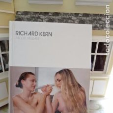 Libros de segunda mano: RICHARD KERN - MODEL RELEASE - TASCHEN 2000. Lote 83395344