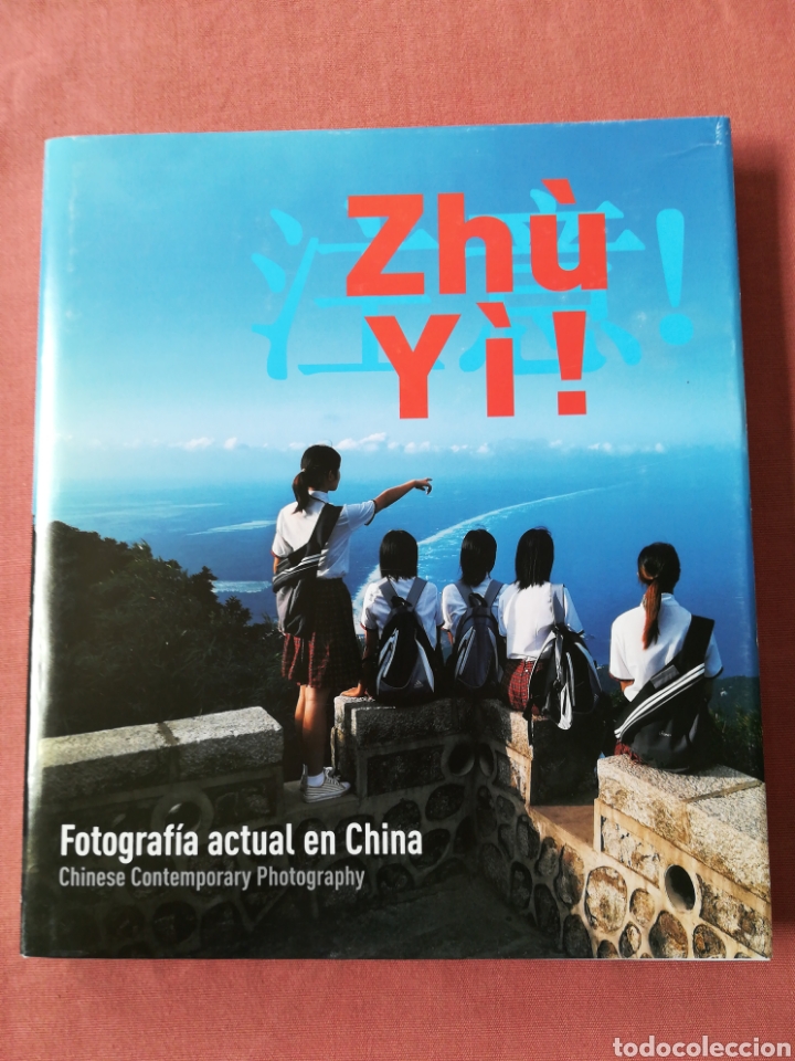 Second hand books: ZHU YI - FOTOGRAF&Iacute;A ACTUAL EN CHINA - CHINESE CONTEMPORARY PHOTOGRAPHY