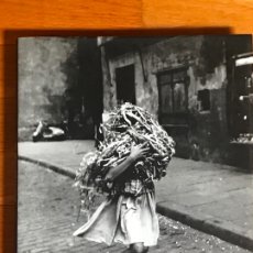 Libros de segunda mano: * FOTOGRAFÍA *CATÁLOGO EXPOSICIÓN * JOAN COLOM : FOTOGRAFÍAS DE BARCELONA, 1958-1964. Lote 182775682