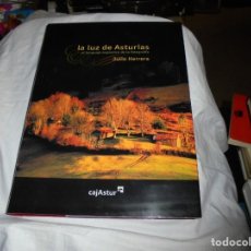 Libros de segunda mano: LA LUZ DE ASTURIAS,EL LENGUAJE EXPRESIVO DE LA FOTOGRAFIA / JULIO HERRERA.CAJASTUR 2006. Lote 208866251
