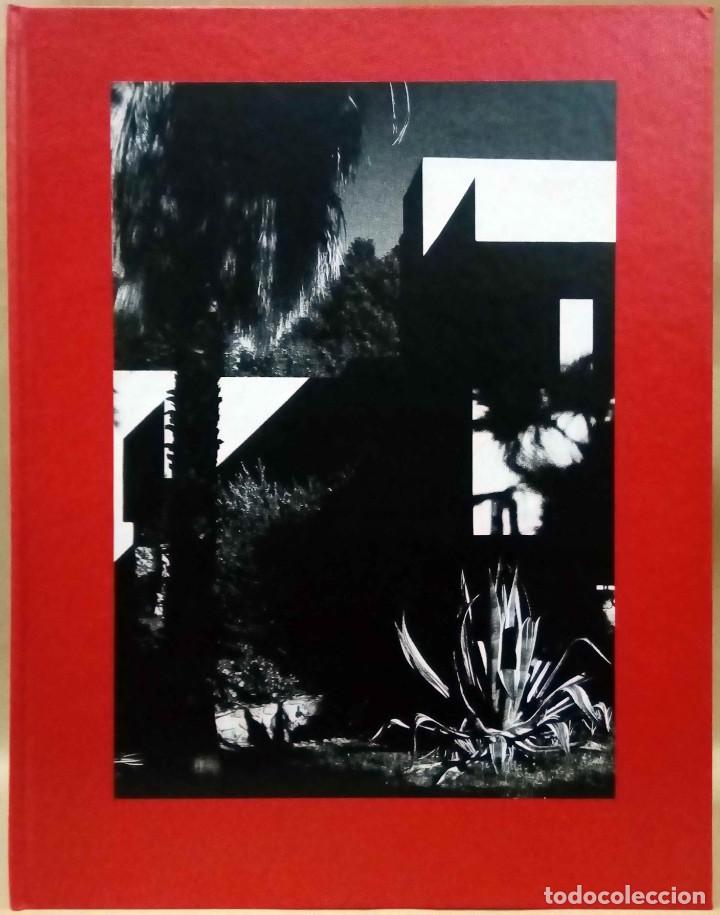 Libri di seconda mano: PETER HAUSER - HELLO, I AM NOT FROM HERE. STURM & DRANG, 2016.