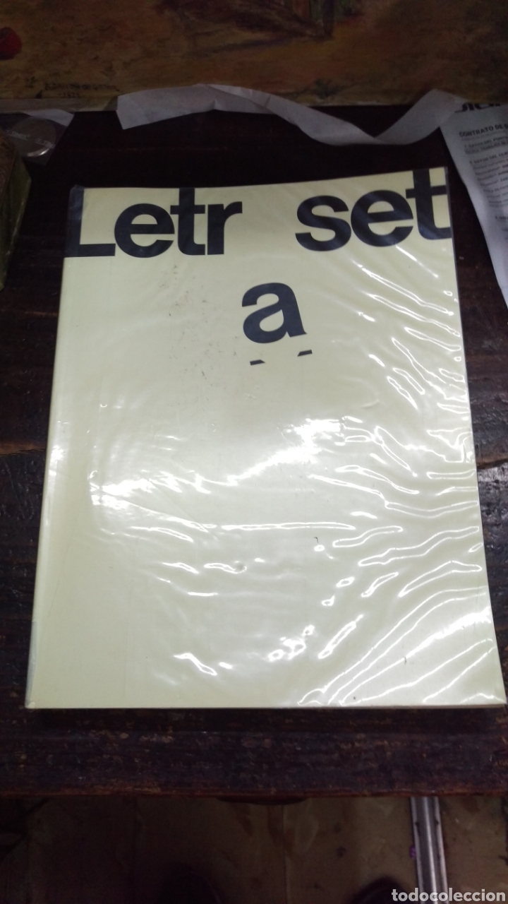 Libros de segunda mano: LETRASET , catalogo 1990 - Foto 1