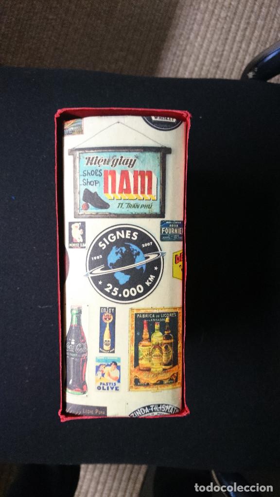 Second hand books: LIBRO 25000KM DE SIGNES CARMEN REVILLA Y LLU&Iacute;S MOR