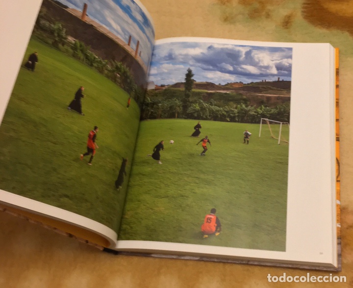 Libros de segunda mano: BRAZIL THE BEAUTIFUL GAME FUTBOL LIBRO DE FOTOGRAFIAS DESCATALOGADO - Foto 3 - 240308405
