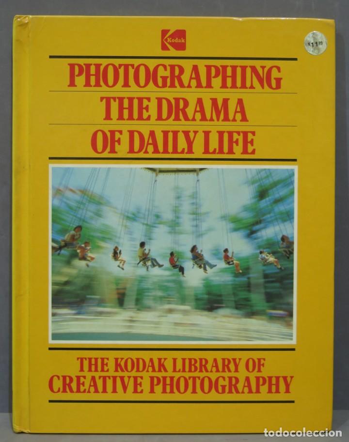 Gebrauchte B&uuml;cher: PHOTOGRAPHING THE DRAMA OF THE DAILY LIFE