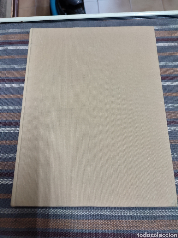 Gebrauchte B&uuml;cher: Ambienti di stile e moderni. Pippo Azzoni / dise&ntilde;o interiores a&ntilde;os 60