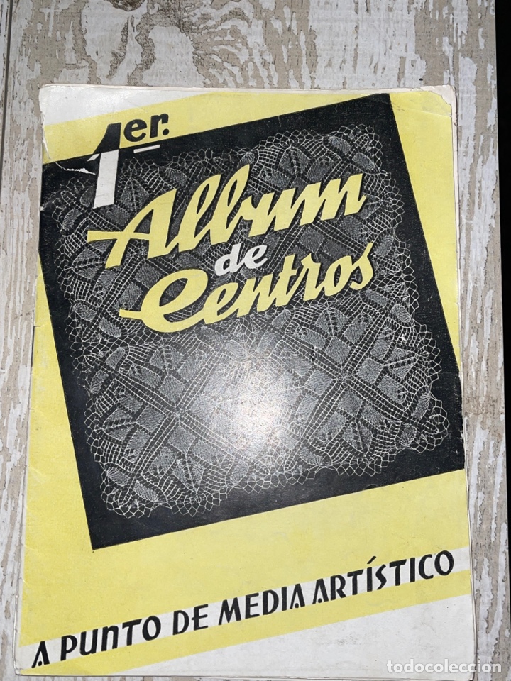 Second hand books: Primer &aacute;lbum de centros a punto de media art&iacute;stica