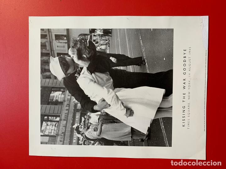 Second hand books: Beso. Kissing the war goodbye. Times Square, New York, 14 august 1945