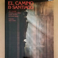 Libros de segunda mano: EL CAMINO DE SANTIAGO. LUIS CARANDELL ET AL. FOTOGRAFÍA: XURXO LOBATO. LUNWERG EDITORES. LIBRO