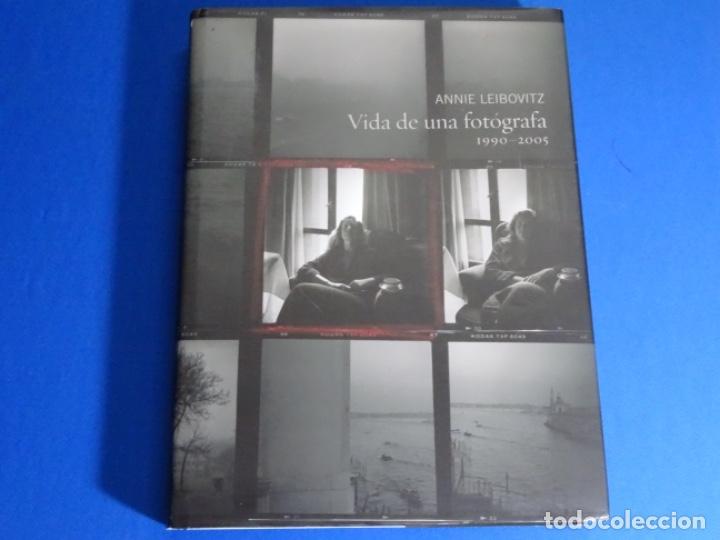 Gebrauchte B&uuml;cher: VIDA DE UNA FOT&Oacute;GRAFA 1990-2005. ANNIE LEIBOVITZ. 35x26x4.50 CM.